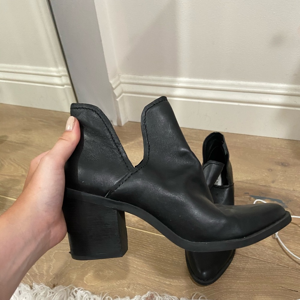 black steve madden booties!
